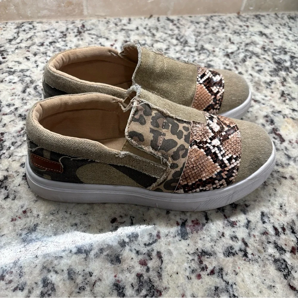 Jolimall Women’s Leopard and‎ Snake Print Slip-On Shoes